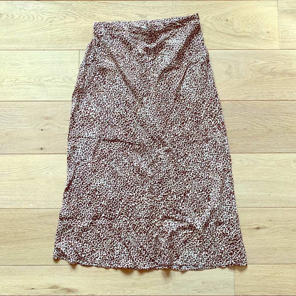 Leopard midi skirt